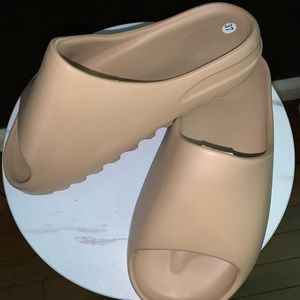New Yeezy inspired foam slides. Size 37 EU womens